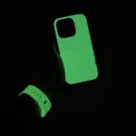 Consigue la correa deportiva para Apple Watch y la funda para iPhone Nomad Glow 2.0 mientras puedas (U)