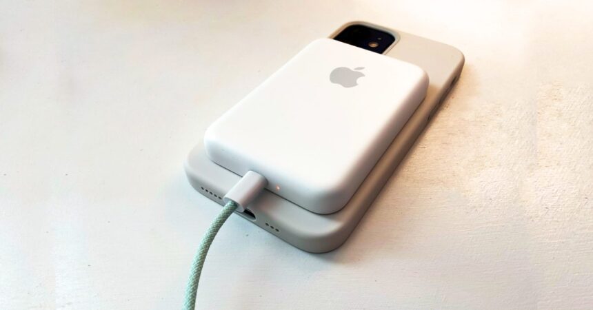 El paquete de baterías MagSafe de Apple para iPhone no debería haber sido un experimento único